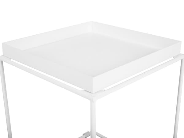 Sidebord hvid metal firkantet plade med et moderne look