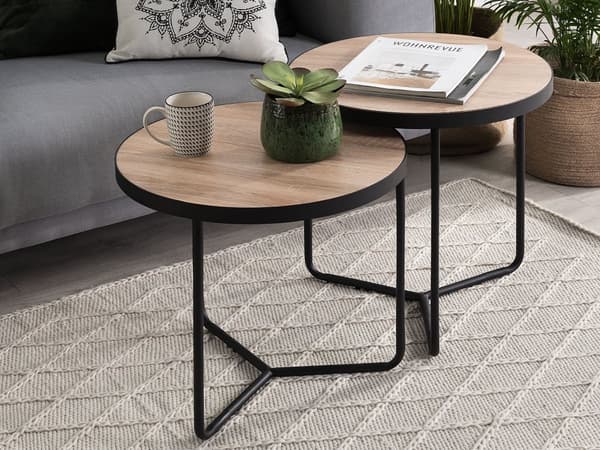 Uppsättning av 3 Sidobord Ljusbrun Skiva Svarta Metallben Rund Olika Storlekar Vardagsrum Kaffebord