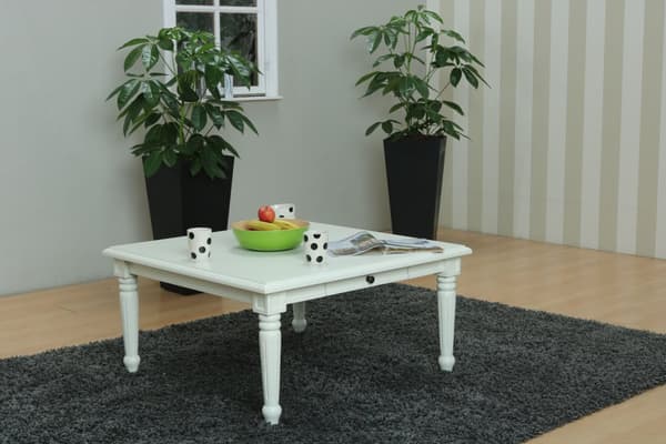 Amaretta sofabord 100x100 cm med 1 skuffe i antik hvid, antik patineret.
