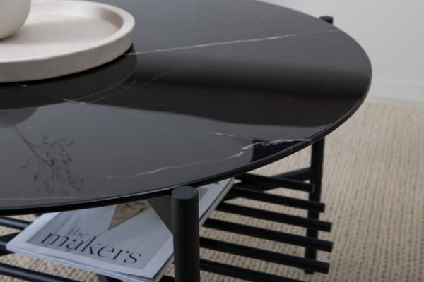VonStaf soffbord med hylla Ø80 cm glas svart marmor dekor.