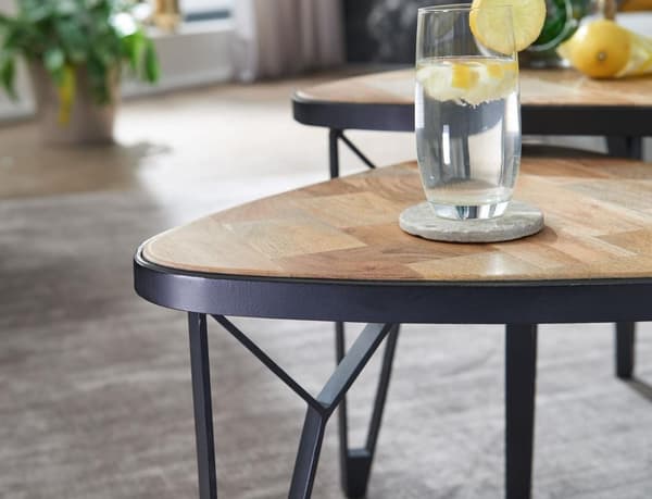 Rootz design soffbord set med 2 mango - akacia massivträ häckningsbord triangulära - Brunt soffbord med metallben - Bordsunderlägg 2-delat häckbord tr