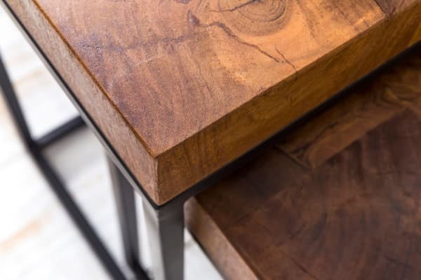 Rootz Industrial Design kaksiosainen sisäkkäinen pöytäsetti - Sivupöydät - Sheesham-puu - Metallirunko - Ainutlaatuinen puun syy - Käsintehty - Suojal