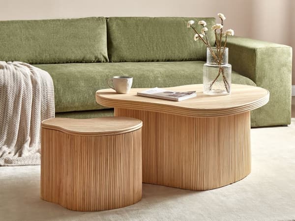 Sæt med 2 sofaborde Naturfarve Rattan Runde former Lodrette linjer Boheme og moderne stil Håndlavet sofabord