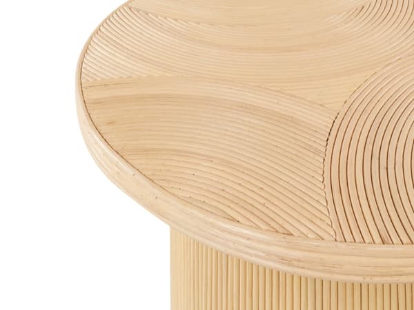Sæt med 2 sofaborde Naturfarve Rattan Runde former Lodrette linjer Boheme og moderne stil Håndlavet sofabord
