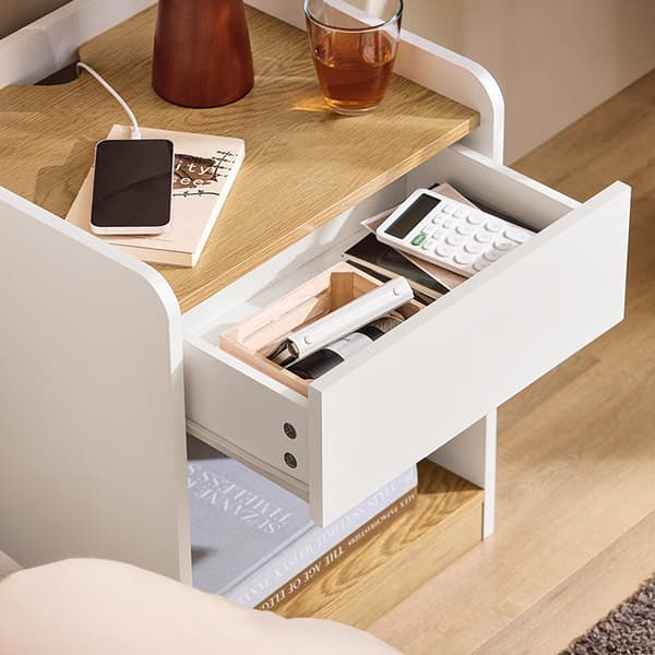 Rootz Bedside Table - Nightbord - Bedroom Organizer - Forbedrer privatlivets fred - 45x55x40cm - PB og MDF -materiale - Praktisk opladningsfunktion