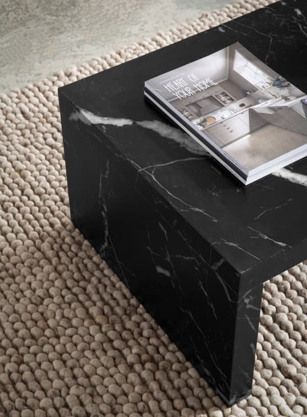 Rootz Simple sohvapöytä - Tyylikäs keskipiste - Marble -näköinen - U -muotoinen suunnittelu - tilava pinta - 110 cm x 55cm x 35cm