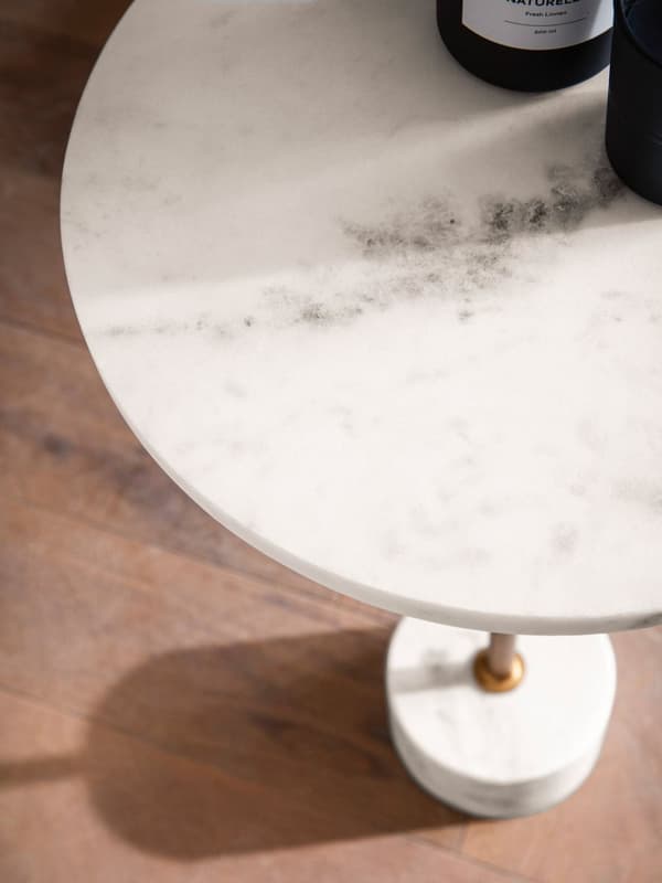 Rootz Round Side Table - Moderne design - marmor slutbord - Håndlavet unik - Rumbesparende 30 cm x 30 cm x 55,5 cm - Beskytter gulve
