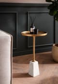 Miniatyrbild 3 av 6: Rootz Round Side Table - Modern Accent Table - Marmor Structure - Unik design - 34 cm x 34 cm x 58 cm - Golden & White