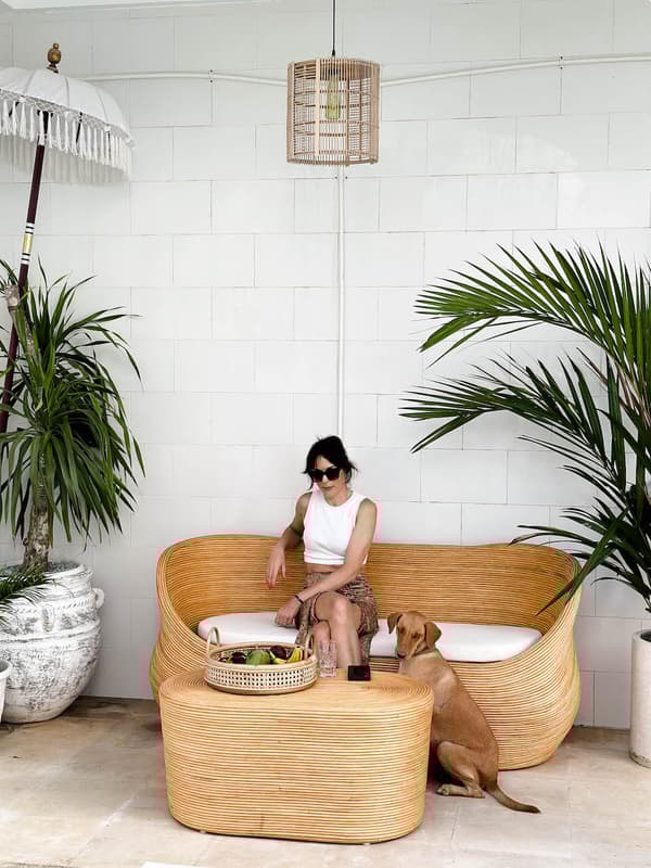 TEGAL OVAL LYS RATTAN BORD