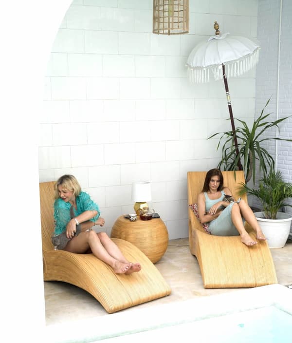 RUNDT RATTAN BORD TEGAL LYS
