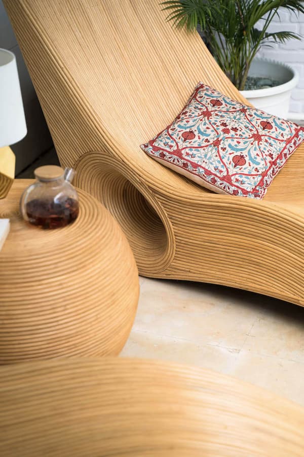 RUNDT RATTAN BORD TEGAL LYS