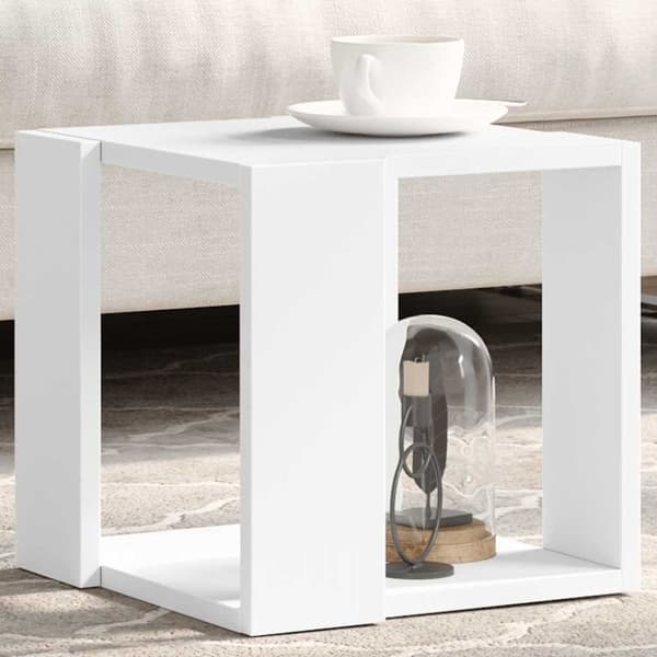 Soffbord vit 32x32x30 cm konstruerat trä