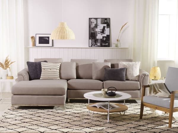 Kulmasohva beige kangas verhoiltu neljälle oikeakätinen koristetyynyt perinteinen tyyli