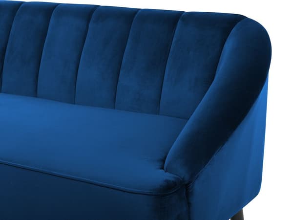 Sohva laivastonsininen sametti verhoiltu puujalat kolmelle pystytikattu selkänoja moderni glamour tyyli