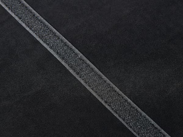 Sort velour sofa 2-personers køkkenbænk metalstel træben entre