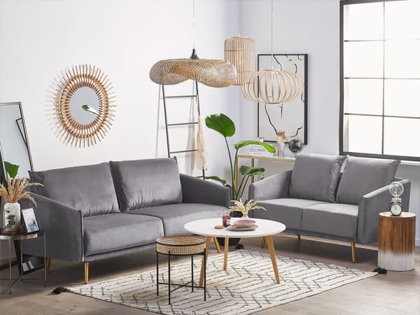 Sofa Grå Velour Guld Metalben 2 Personers Dekorativ Indendørs Dyb Sofa til Stue Indretning Glamour Retro Inspiration Tilbehør