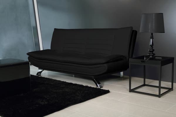 Fanny sovesofa i svart PU kunstskinn.