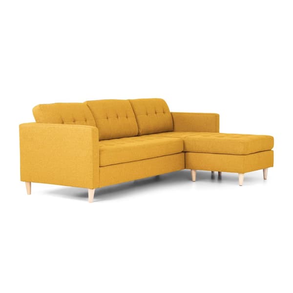 Marino sofa, sjeselongsofa høyre eller venstrevent i stoff karri gul og med treben.