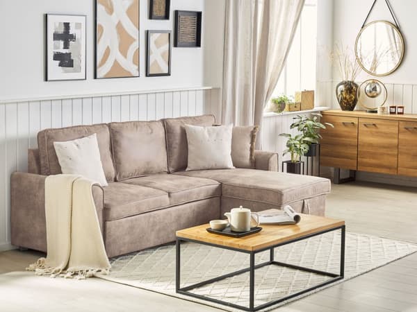 Hjørnesovesofa i brunt kunstskinn med venstrevendt polstring og oppbevaringsseng