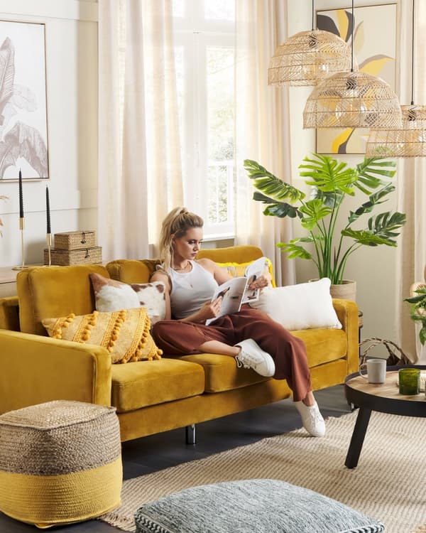 Sofa 3-seters gul fløyel sølv ben ekstra puter retrodesign