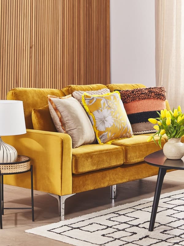 Sofa 3-seters gul fløyel sølv ben ekstra puter retrodesign