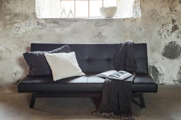 Bodil sovesofa PU kunstskinn svart.