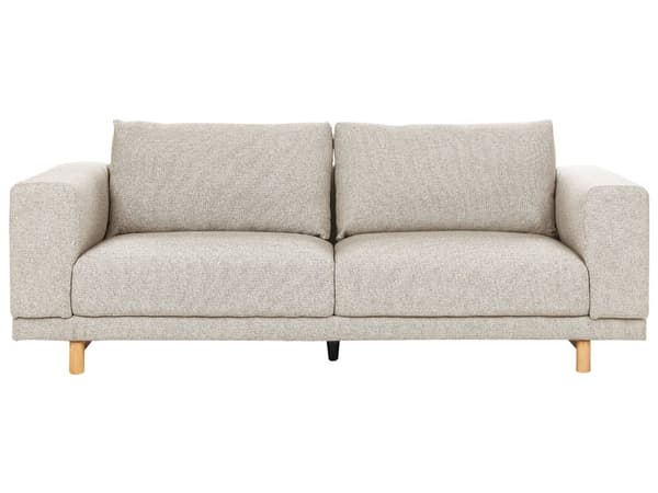Sohva vaalea beige kangas verhoiltu kolmelle eukalyptusrunko kumipuujalat minimalistinen skandinaavinen