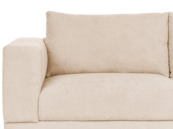 Beige fløjlssofa med tre sæder til stuen træben ryglæn med hynder