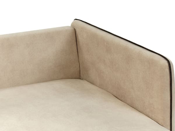 Kulmasohva beige kolmelle samettiverhoilu metallijalat oikea koristetyynyt moderni