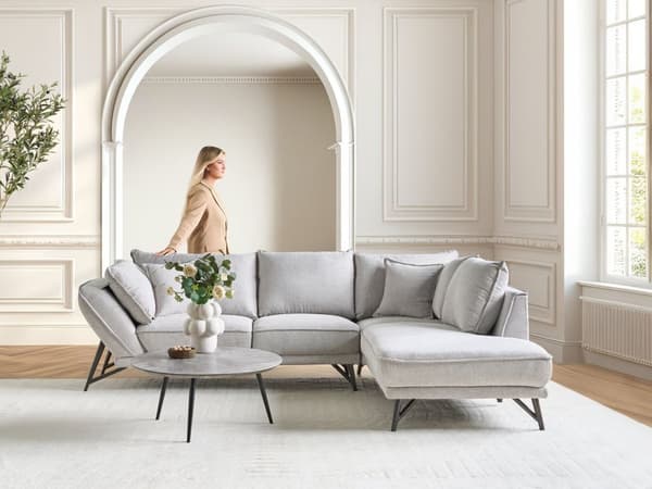 Hörnsoffa Ljusgrå linnetyg Klädsel Metallben Vänster 3-sits soffa Spridd rygg Kuddar Moderna