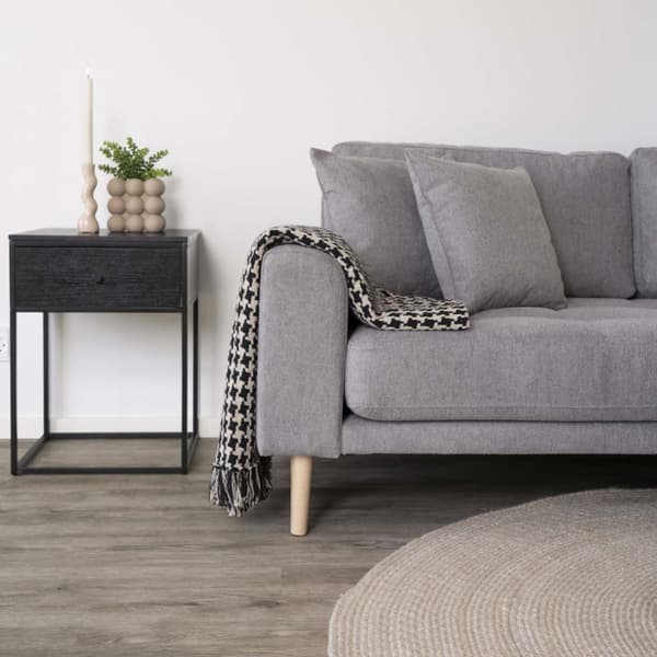 Lido sofa , loungesofa højrevendt med 4 puder lysegrå.