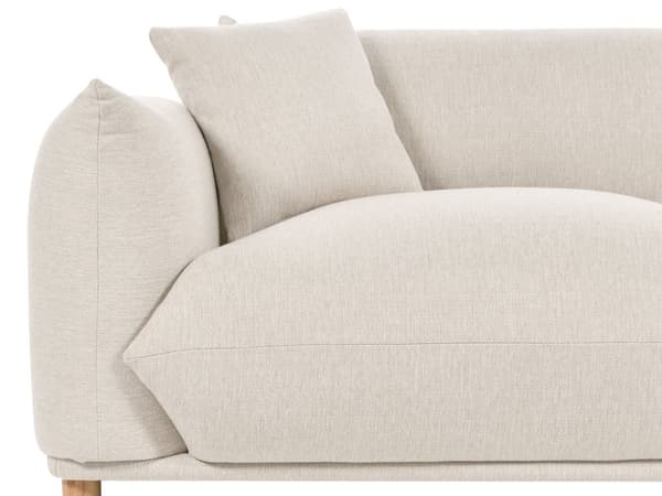 Sohva vaalea beige polyesteri kangasverhoilu kolmelle koristetyynyillä