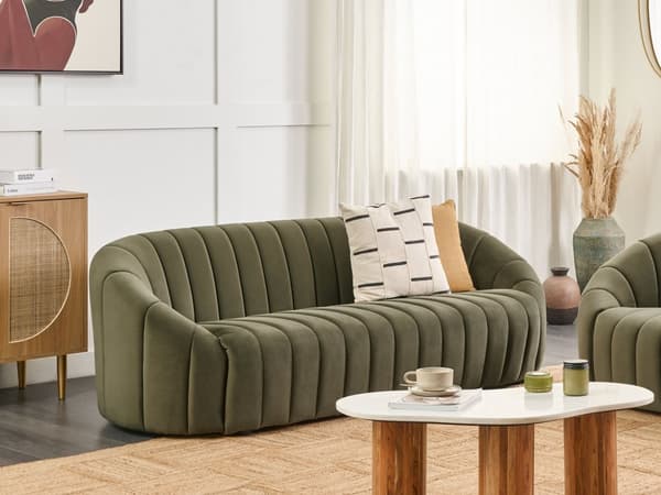 3-seters sofa i mørkegrønn fløyel med moderne retrodesign Tuftede seter Lav rygg