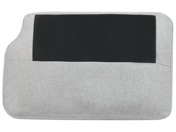 2-seters sofa Lysegrått stofftrekk Rulleformede armer Treramme Kasteputer Moderne stue