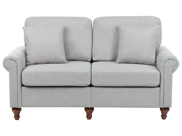 2-seters sofa Lysegrått stofftrekk Rulleformede armer Treramme Kasteputer Moderne stue