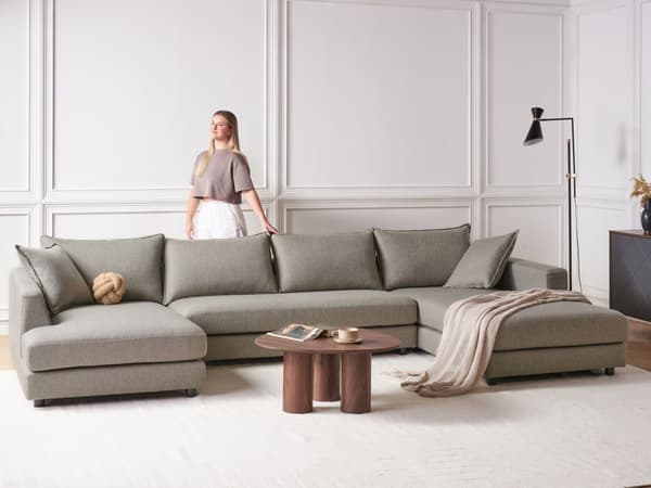 Hjørnesofa med taupefarget polyestertrekk Moderne U-formet 5-seter med puffer Ekstra puter Polstret ryggstøtte