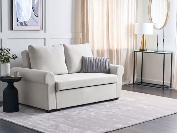 Sofa i lys beige polyester stof med 2 sidde pladser og udtrækbar sovesofa i retrodesign