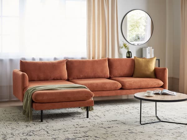Kulmasohva kullanruskea chenille kangas verhoilu alumiinijalat neljälle pehmusteet moderni retro tyyli