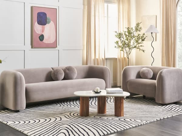 3-seters Sofa Taupe Fløyel Stoff Myk Nubby med Ekstra Kasteputer Retro Glam Art Dekor Stil