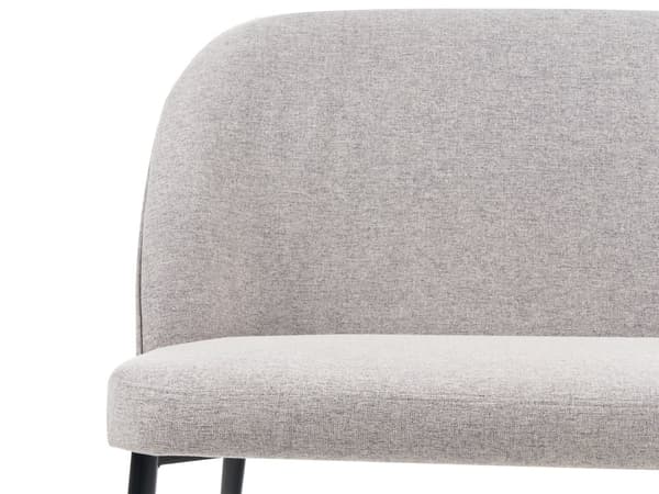 Sohva vaaleanharmaa kangas verhoiltu puu metallijalat kahdelle hengelle keittiön minimalistinen moderni tyyli