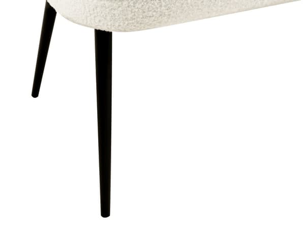 Sohva vaaleanbeige bukleekangas verhoiltu puu metallijalat kahdelle hengelle keittiön minimalistinen moderni tyyli