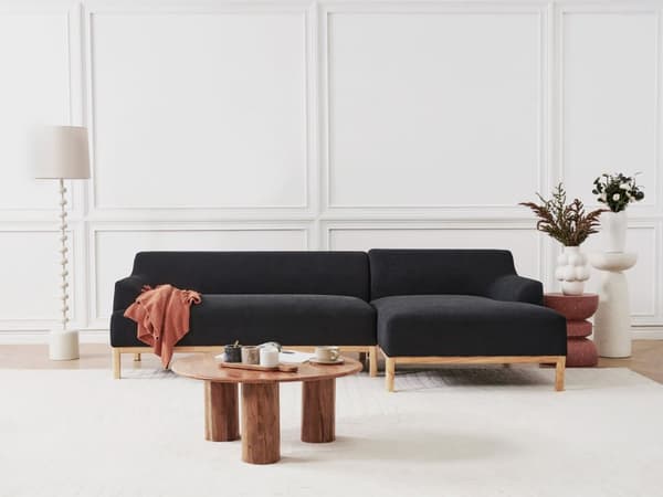 Hjørnesofa Svart Polyesterstoff 3-seter Venstrevendt Ben i tre Vannavvisende stoff Moderne og tradisjonell stil Stue