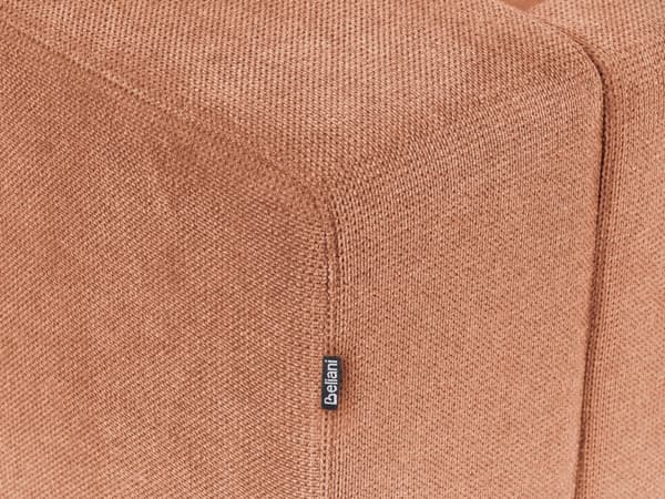 Høyrevendt 3-seters Hjørnesofa Rød Stoffpolstring Skinnarmlener Ekstra Puter Minimalistisk Moderne Stil