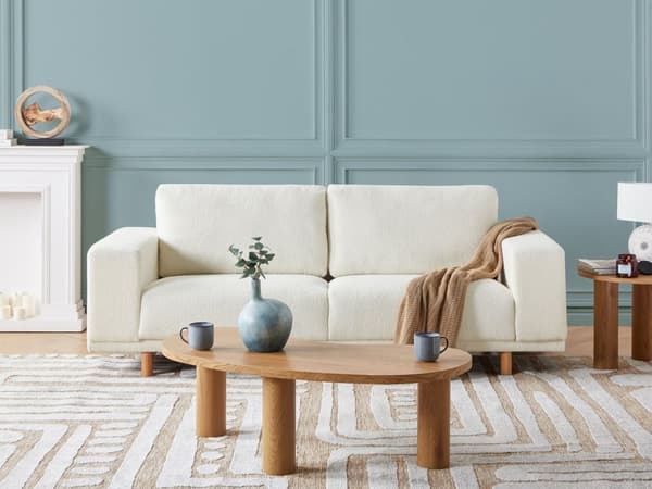 Sofa Off-White 3-seter Moderne Stue i Retrostil Brede Armlener Retro Sofa