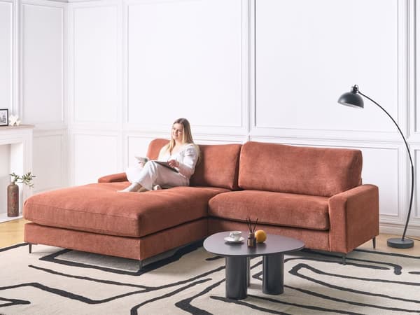 Hörnsoffa Höger Soffa Röd Tyg Vattenavvisande Metall Svarta Ben Finish Rygg 3-sits L-formad Modern Stil Vardagsrum