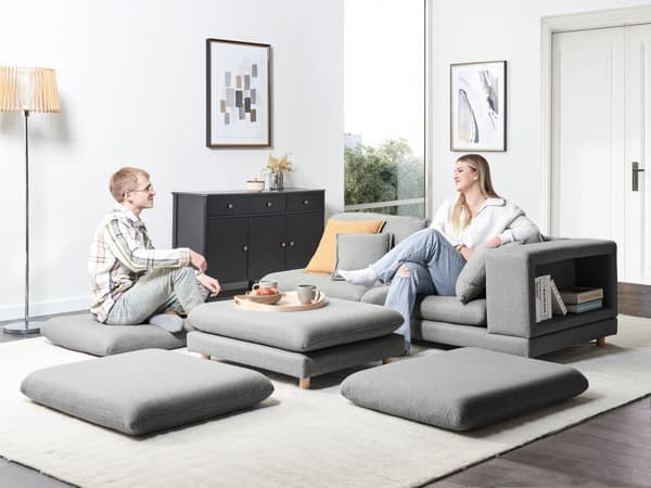 Sofa Grått Stoff Polstret 2-seter med Ottoman Polstret Rygg og Flyttbare Puter Fleksibel Ordning Moderne Stue Sofa