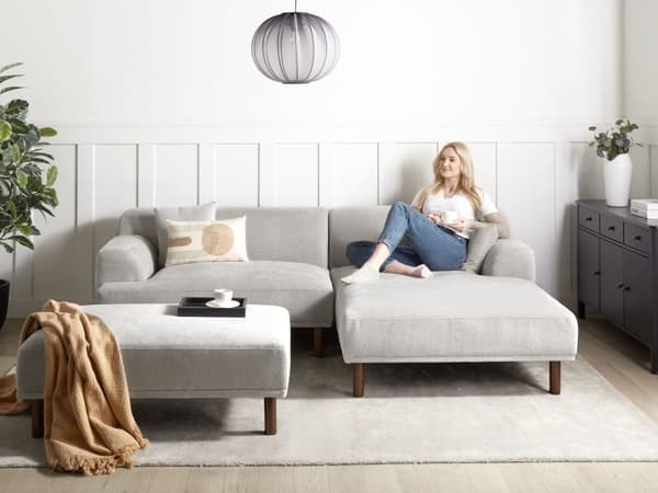 Hjørnesofa med Chaiselong Lysegrå Polyester 3 Personers Sofa L Formet Dyb Sofahjørne Siddemøbel Blød Stofsofa med Fodskammel Venstrevendt