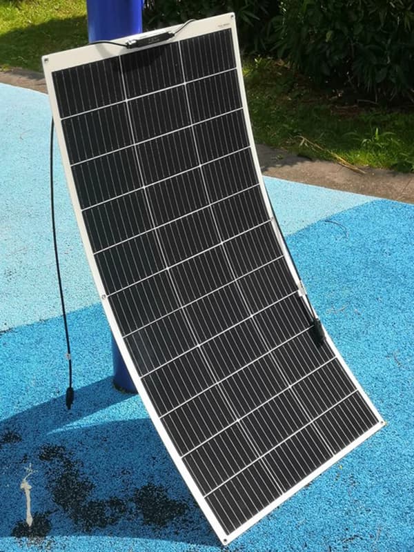 Flexibelt solpanelset, 300W effekt, 2 stycken monokristallina, 150W alternativ,150W 1065x550mm