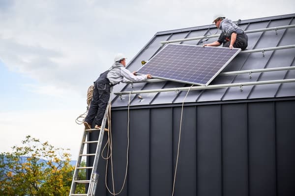 Asennusprofiili 40x40, PV-profiili 40x40, aurinkoprofiili, aurinkokisko, PV 40 alumiininen asennusprofiili L=1000mm 0% §12Abs.3USt