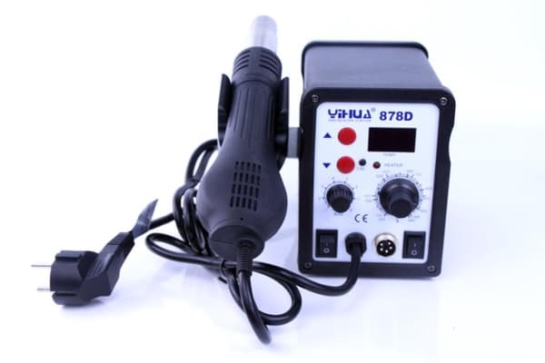 Loddestation med varmepistol, justerbar temperaturinterval, dual spændingskompatibilitet, 700W effekt.